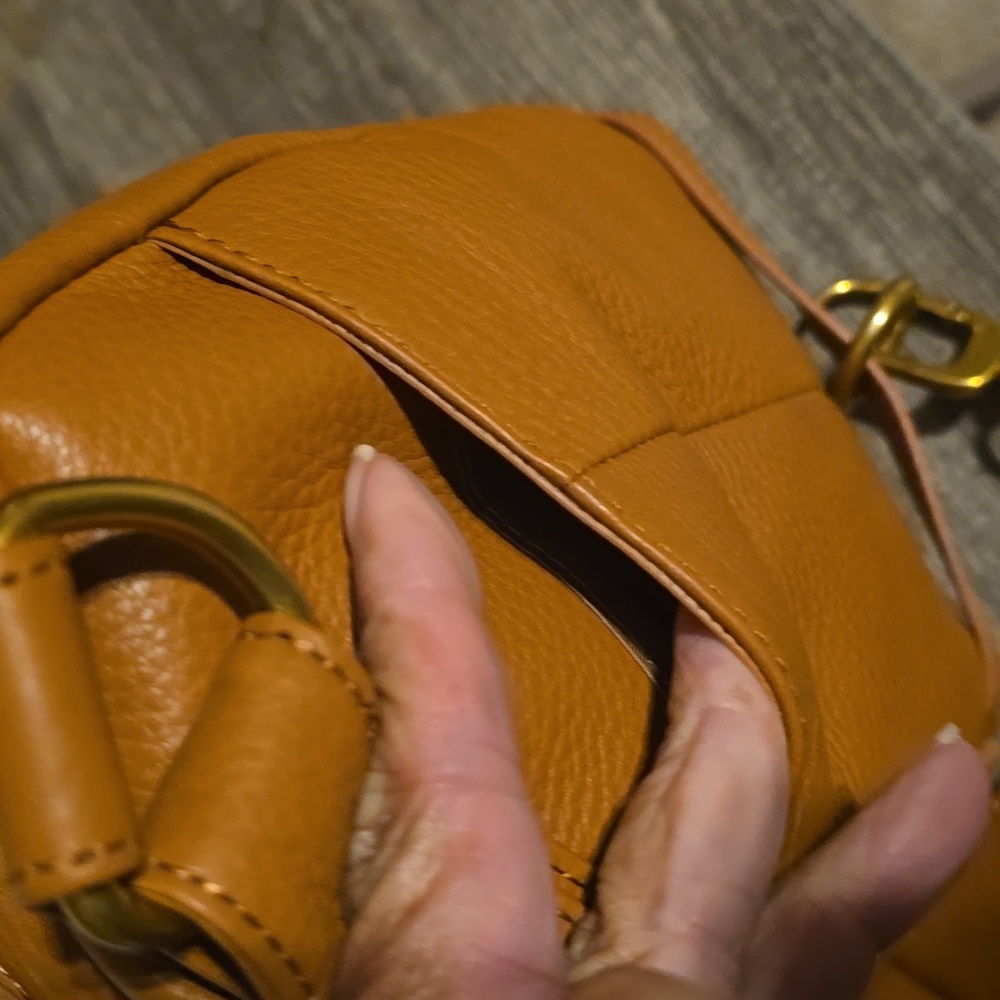 Elegant Hobo Tan Leather Backpack - Picture 3 of 4